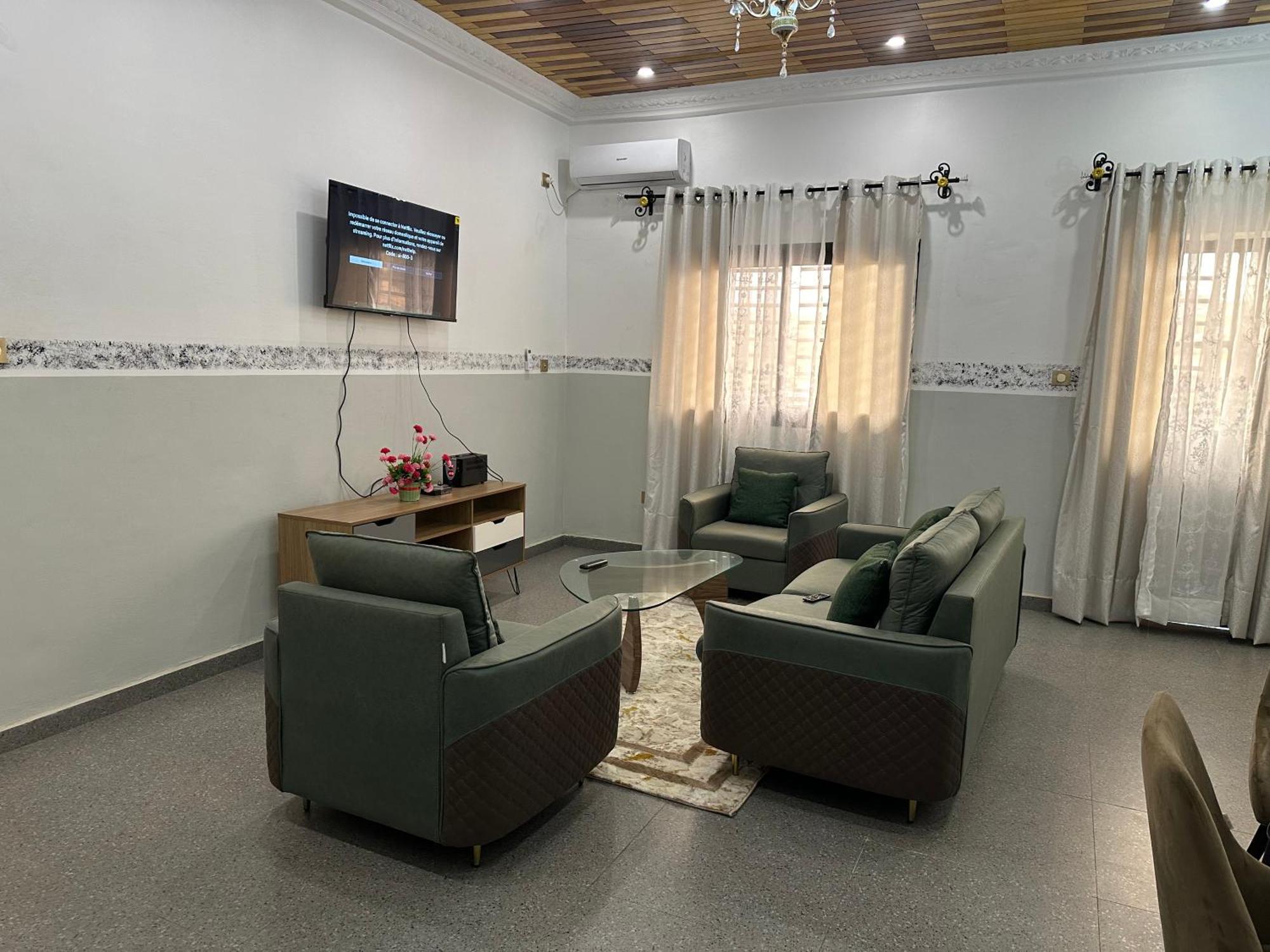 Residence Timo Яунде Экстерьер фото