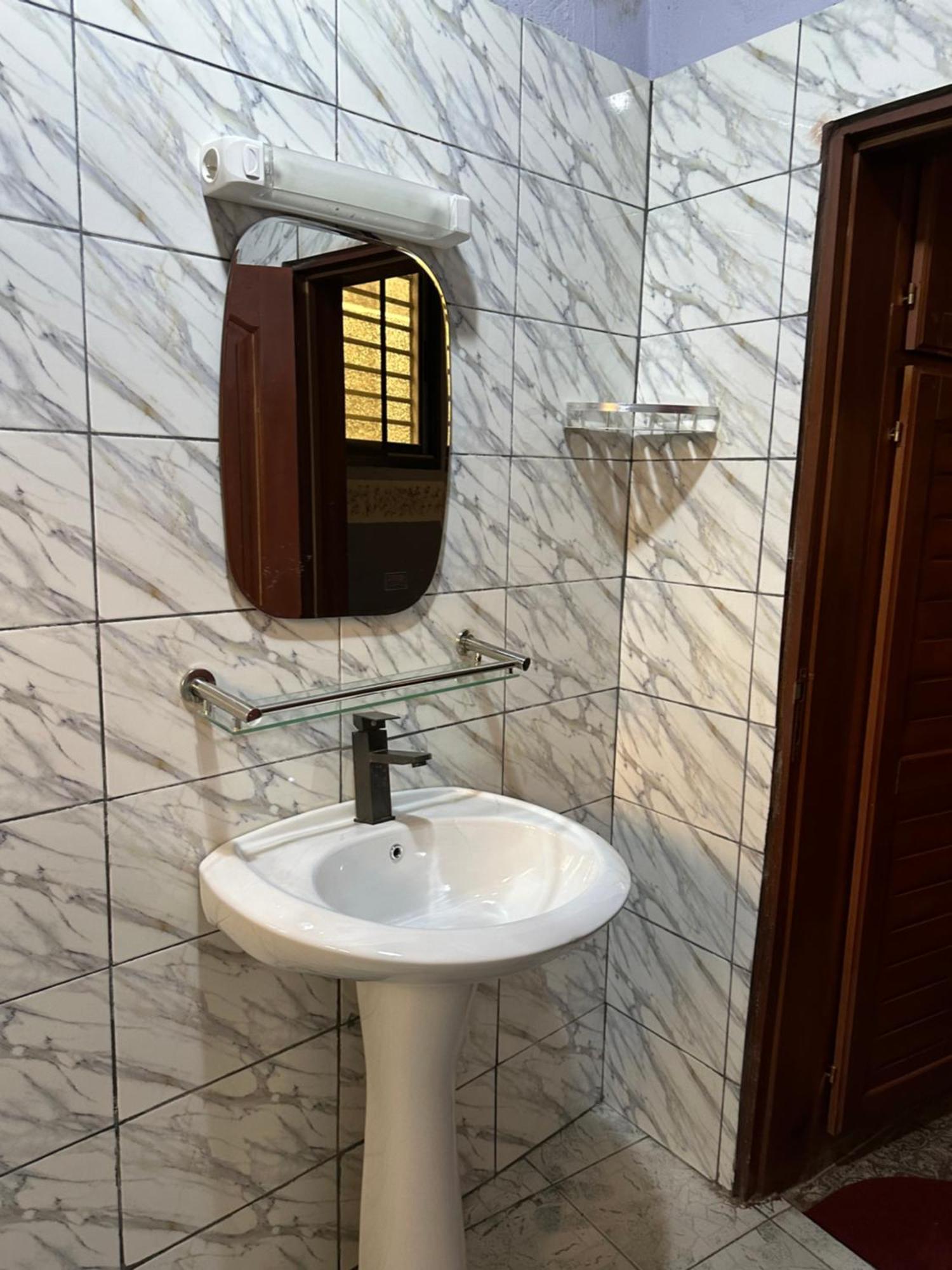 Residence Timo Яунде Экстерьер фото